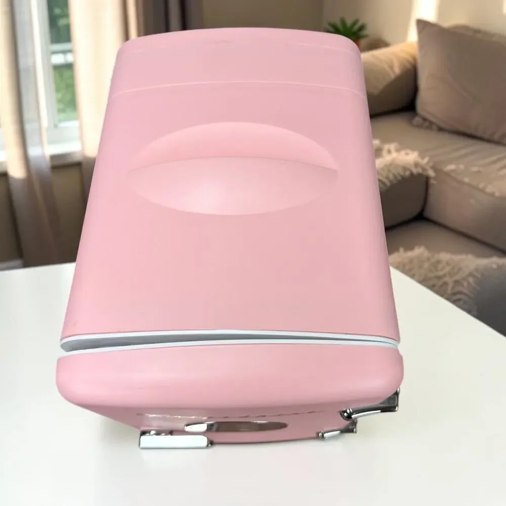 Frigidaire Retro Mini Personal Skincare Fridge Pink 6 Can Portable Cooler Dorm
